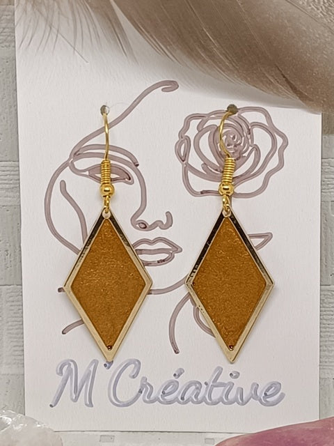 L'Aventurière Jaune doré